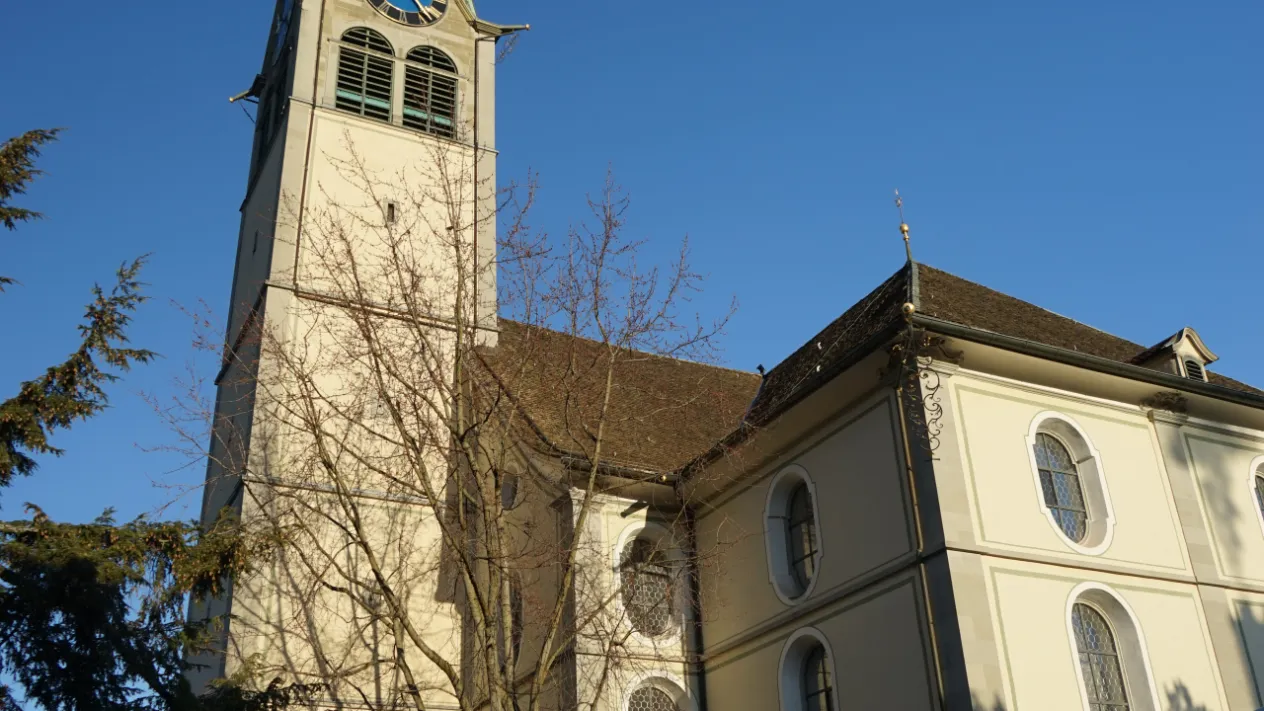 Kirche mit Turm (Foto: Erika und Walter Rusterholz) Kirche mit Turm (Foto: Erika und Walter Rusterholz)