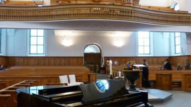 Orgel und Flügel (Foto: Walter Schanz) Orgel und Flügel (Foto: Walter Schanz)