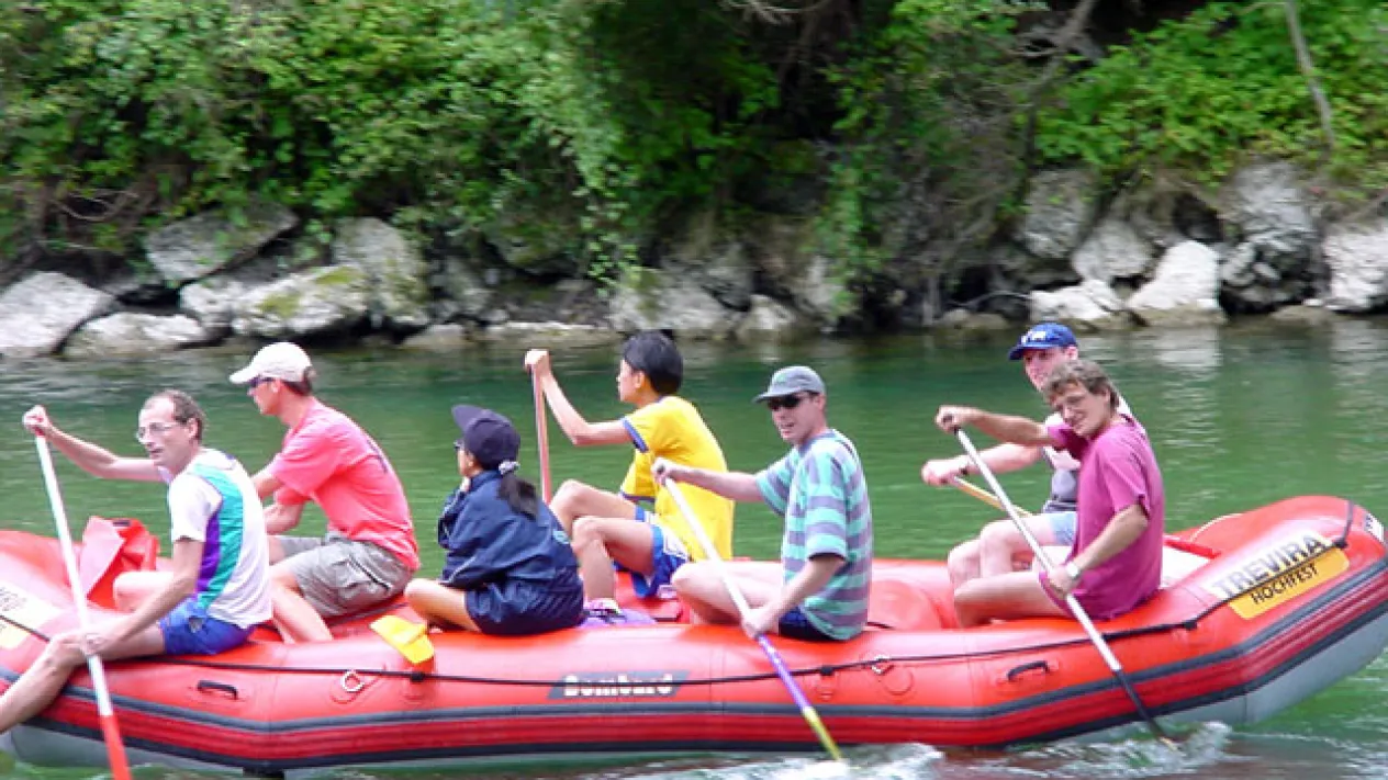 Konfirmationslager River Rafting (Foto: Kirchenweb Bilder) Konfirmationslager River Rafting (Foto: Kirchenweb Bilder)